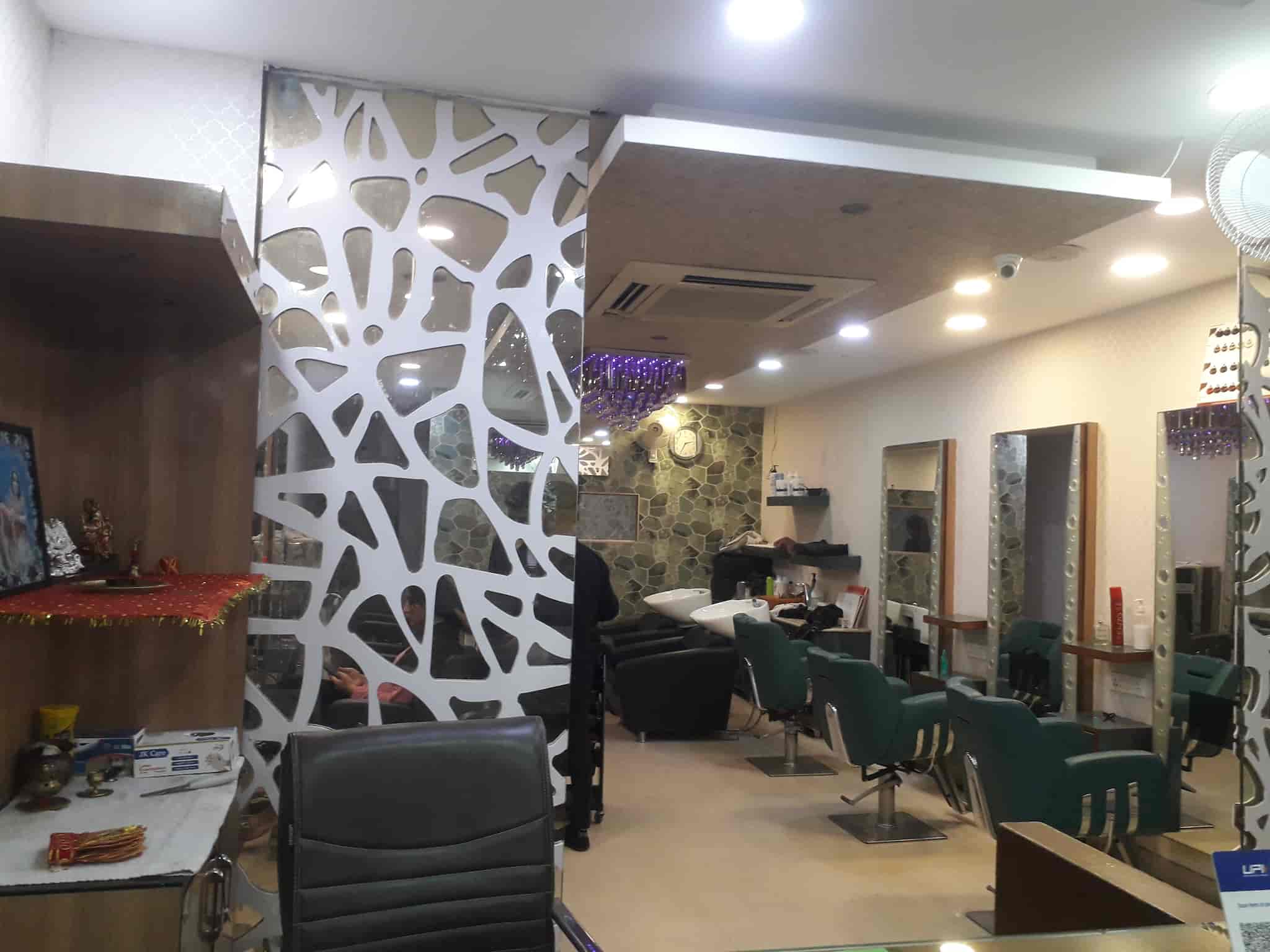 Find list of Tress Lounge Salons in Zirakpur City, Zirakpur near me