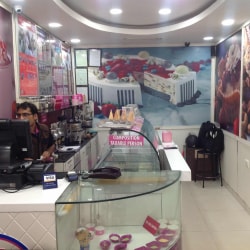 https://content.jdmagicbox.com/comp/chandigarh/c4/0172px172.x172.110527120700.r3c4/catalogue/baskin-robbins-chandigarh-sector-35c-chandigarh-ice-cream-parlours-d3jpm-250.jpg