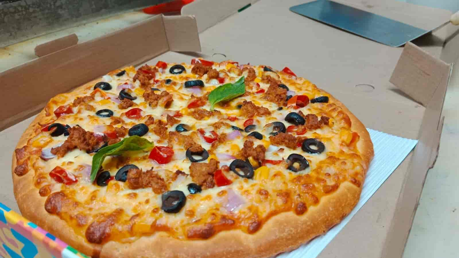 Chicago Pizza Nexus Elante in Industrial Area Chandigarh Order