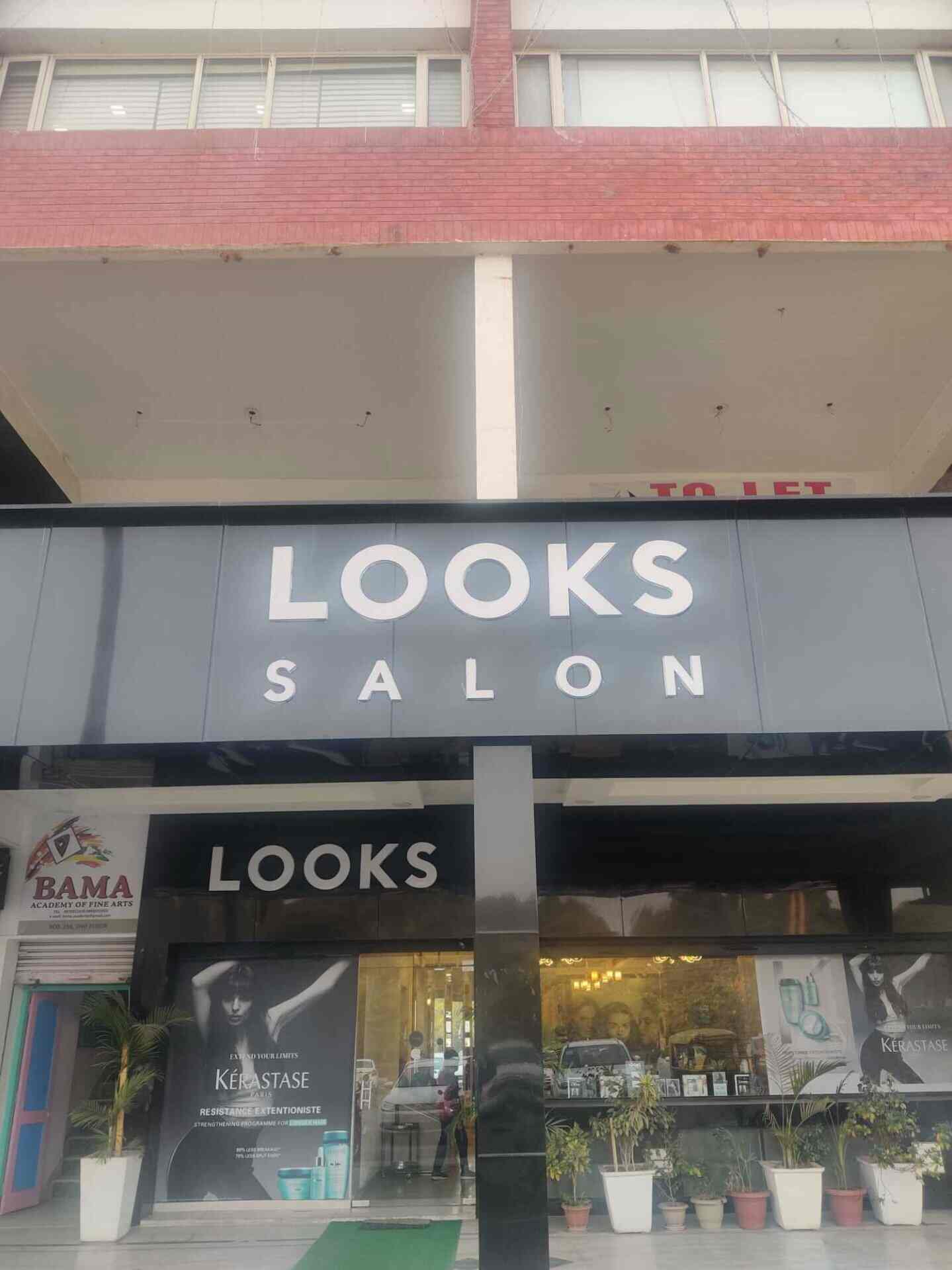 Looks Salon, Panchkula Sector 9 Salons in Panchkula, Chandigarh