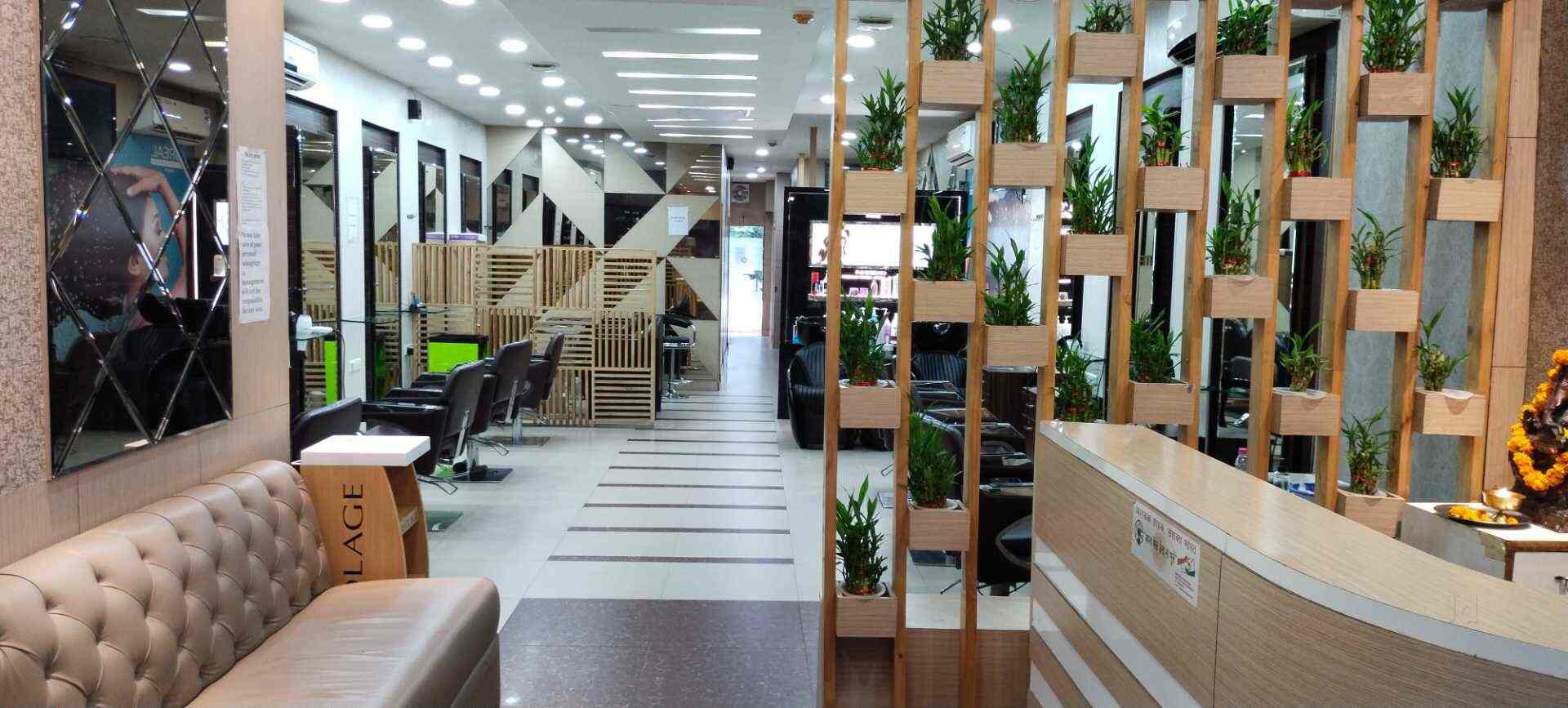 Top Beauty Parlours near Chandigarh Sector 8 MarketChandigarh Sector 8