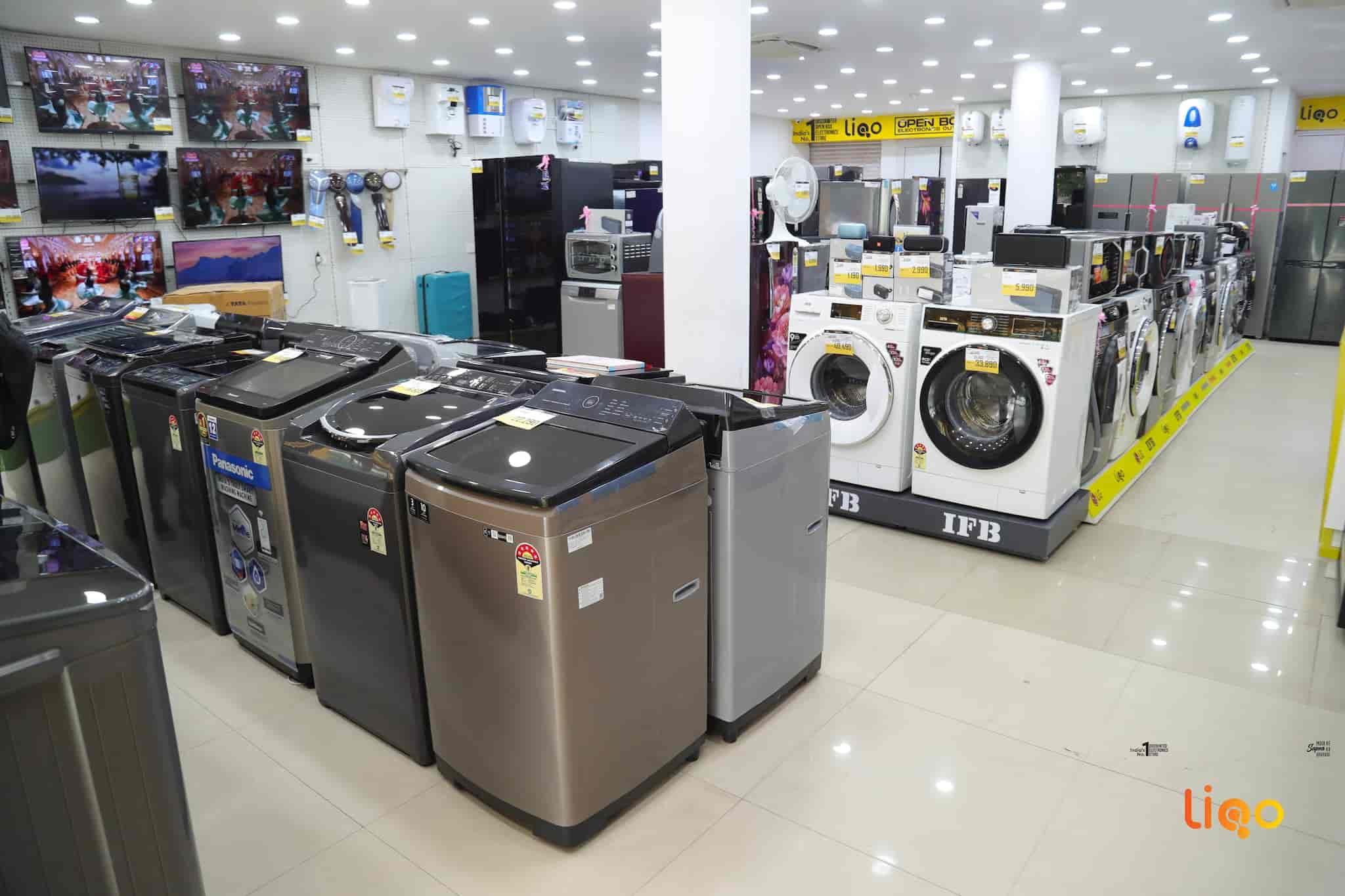 Liqo Open Box Electronic Outlet in Chandigarh Sector 35b,Chandigarh