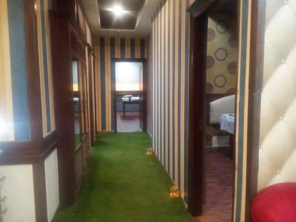 Royal Glow Spa in Chandigarh Sector 9d,Chandigarh Best Body Massage