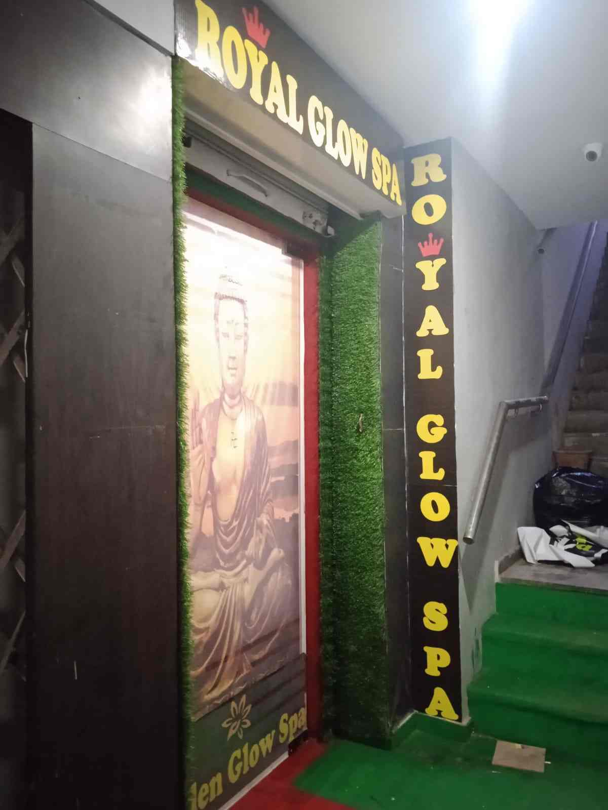 Royal Glow Spa in Chandigarh Sector 9d,Chandigarh Best Body Massage