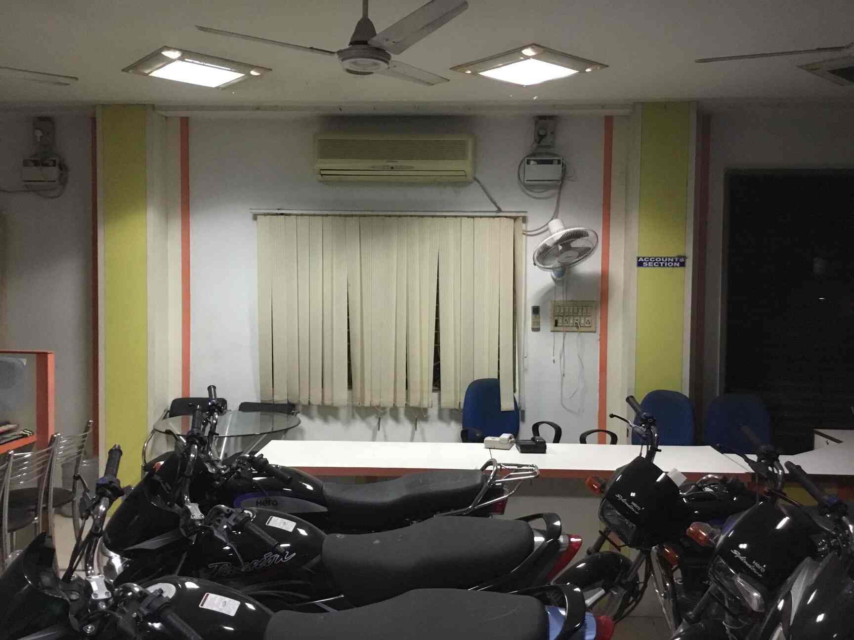 hero showroom in poonamallee