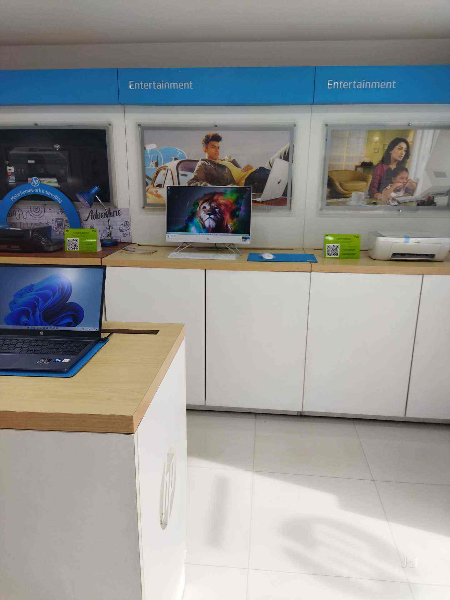 HP World in Nanganallur,Chennai Best Computer Dealers in Chennai