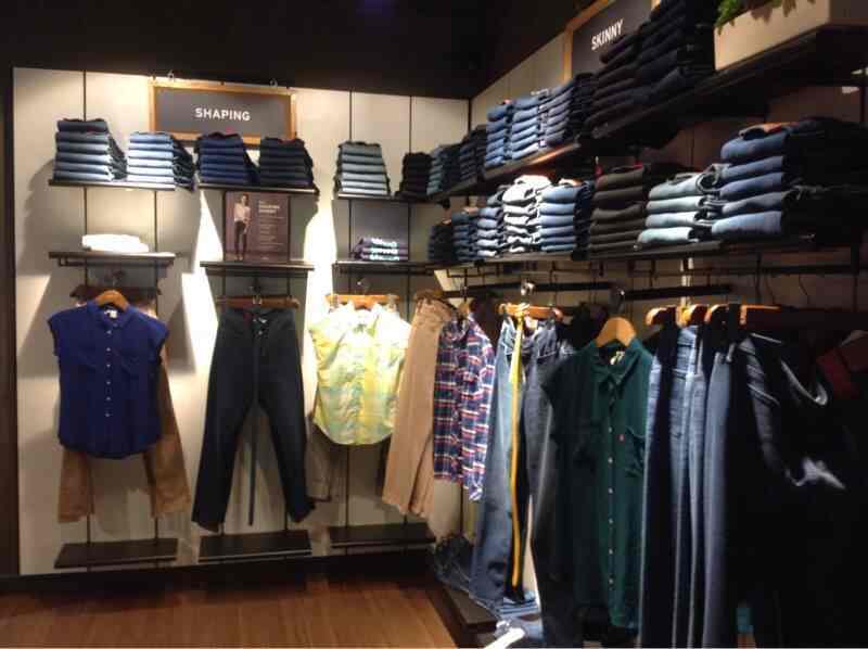 levi's store anna nagar