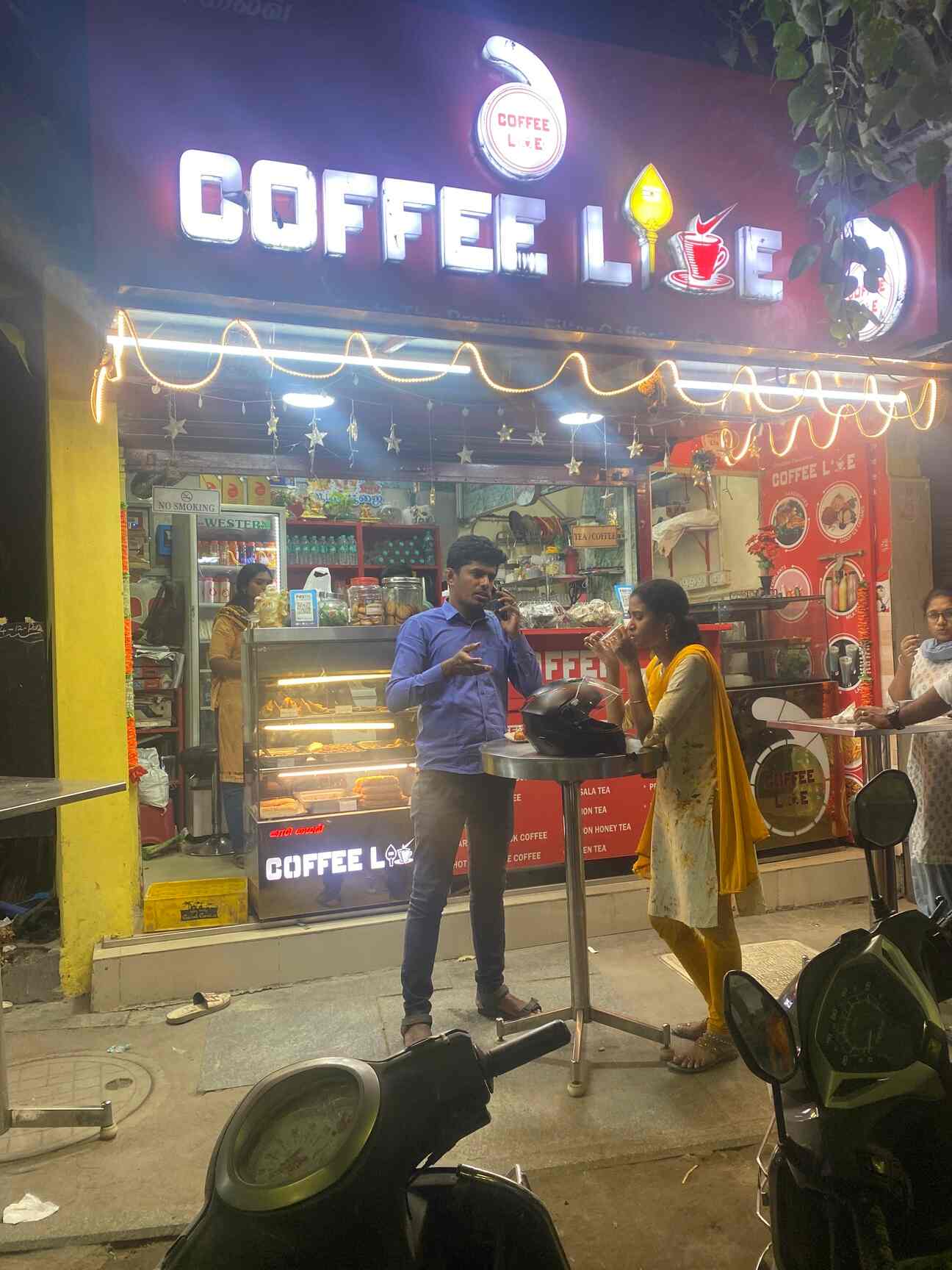 Coffee Live in Porur,Chennai Order Food Online Best Cake Shops in