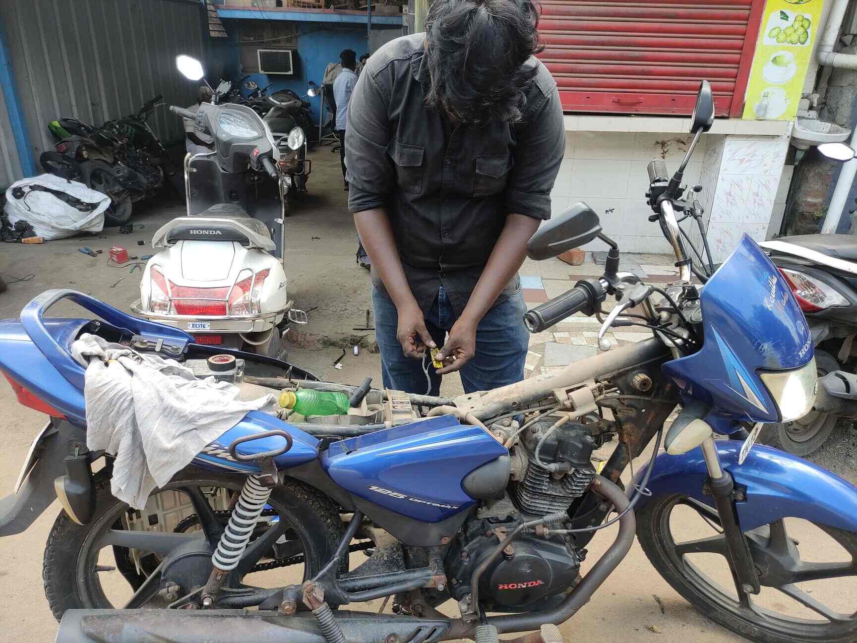 Grace Bike Electrical Service in Ambattur,Chennai Best Motorcycle