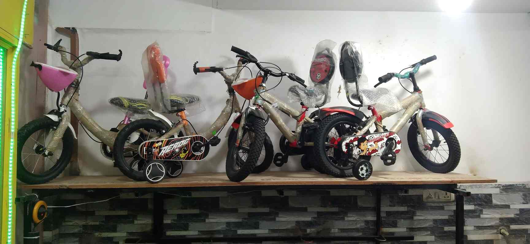 hero showroom medavakkam