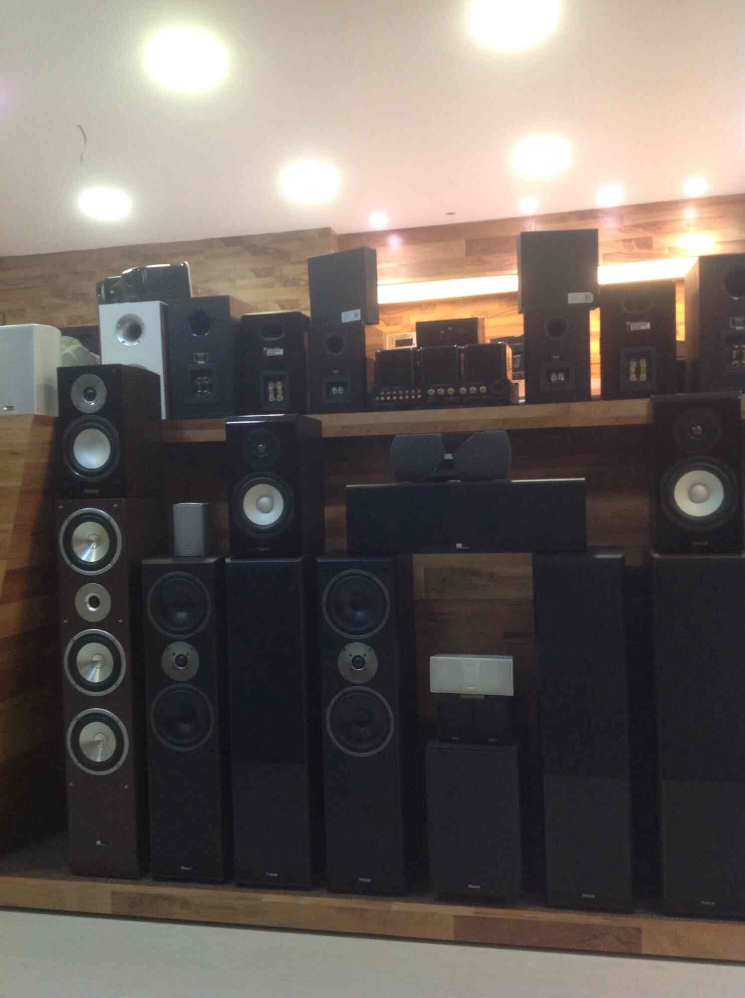 Home Theatre Solutions in T Nagar,Chennai Best Cinema Projector