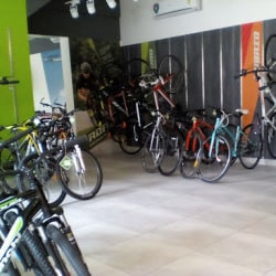 track and trail bicycle hub