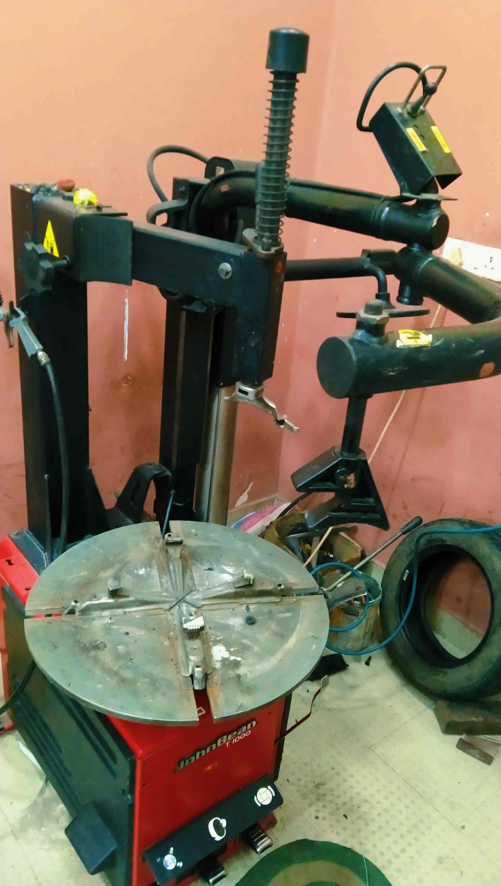 Vinayaga wheel care in Kundrathur,Chennai Best Tyre Dealers in