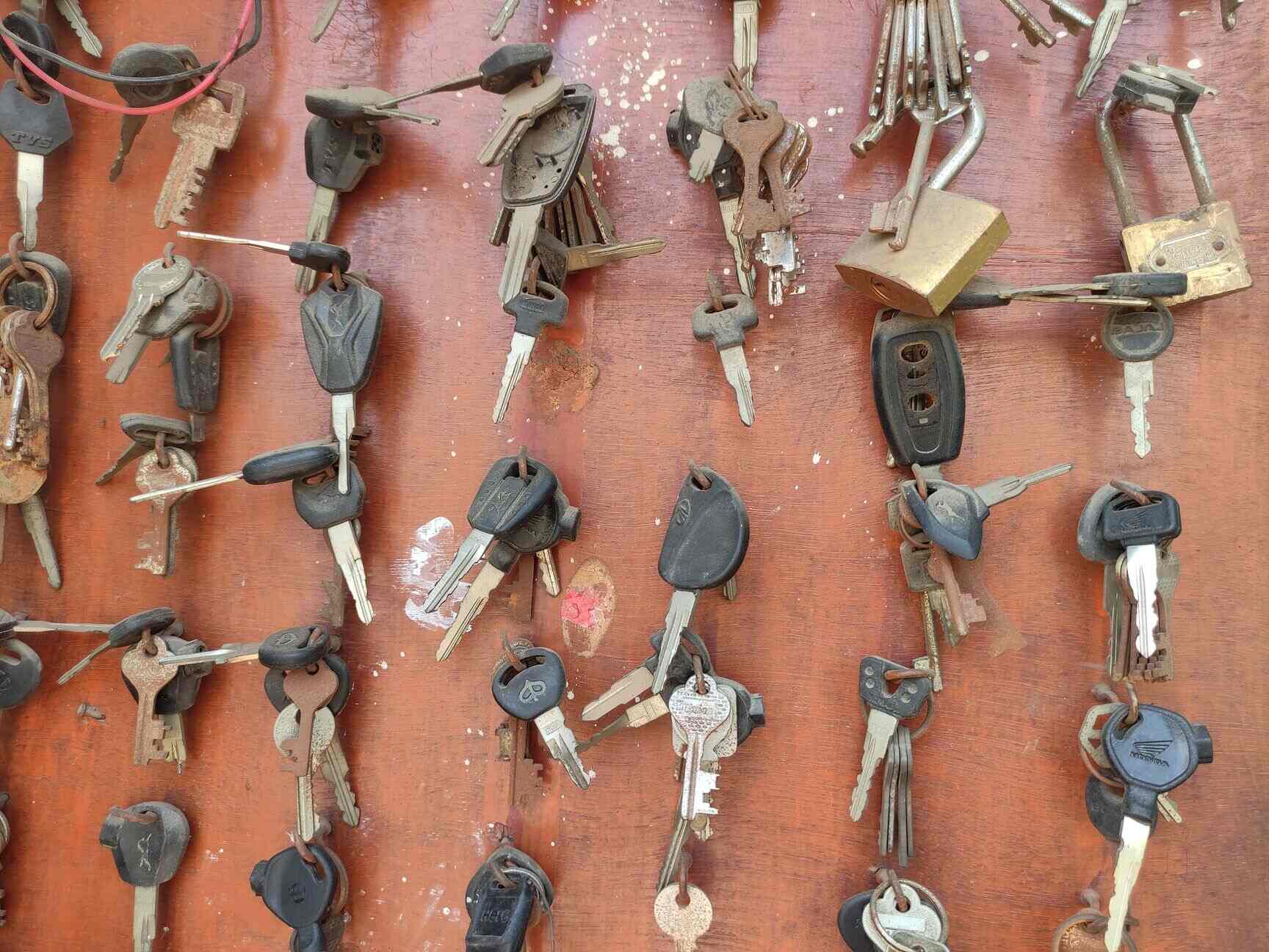 Top Duplicate Key Makers For Door Latch near Ims HospitalAmbattur