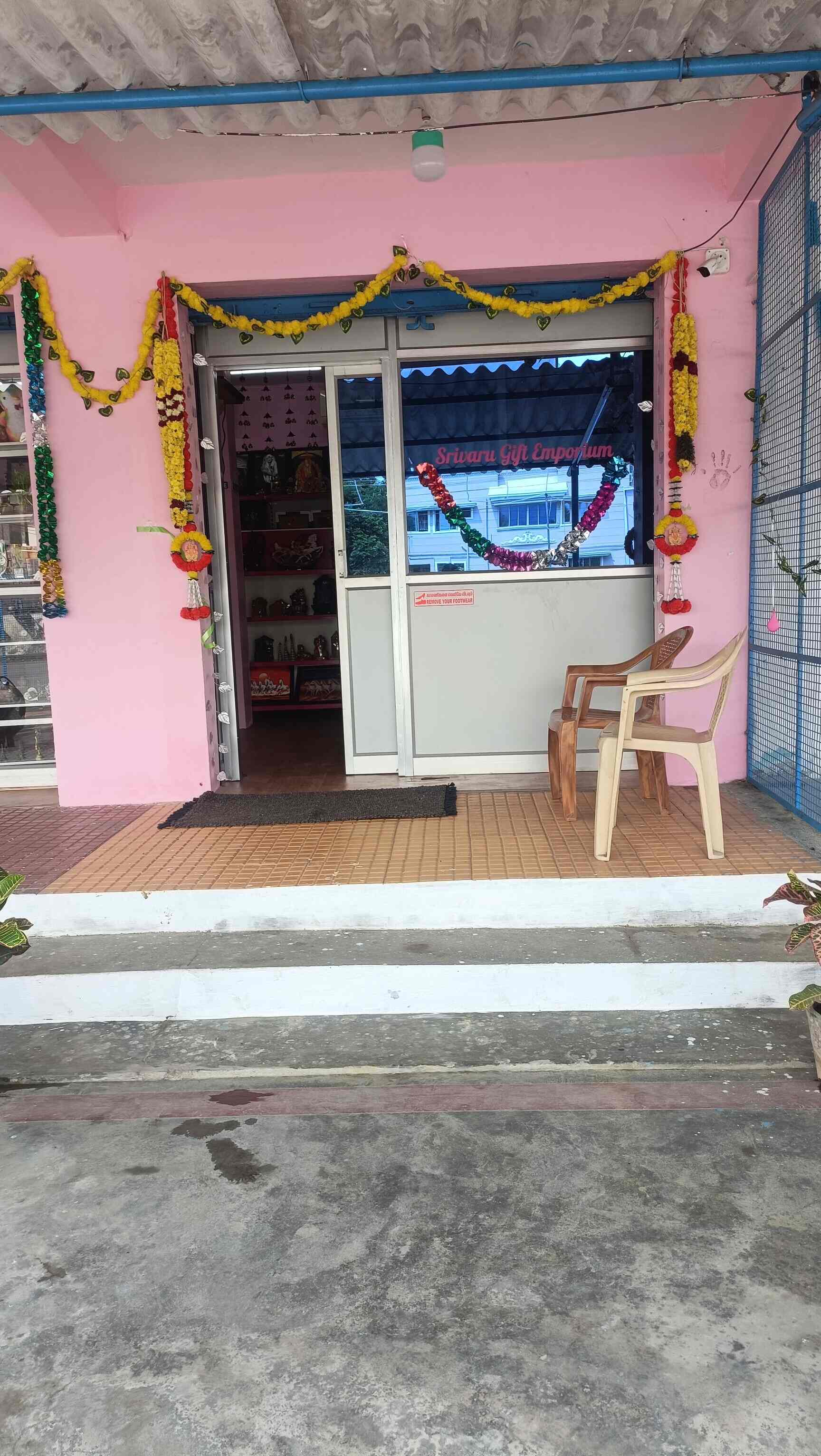 Srivaru Gift Emporium in Thiruninravur,Chennai Best Gift Shops in