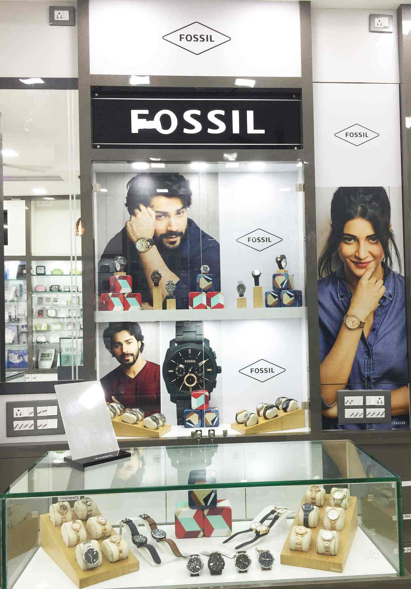 Fossil Showroom In Anna Nagar Store, 50 