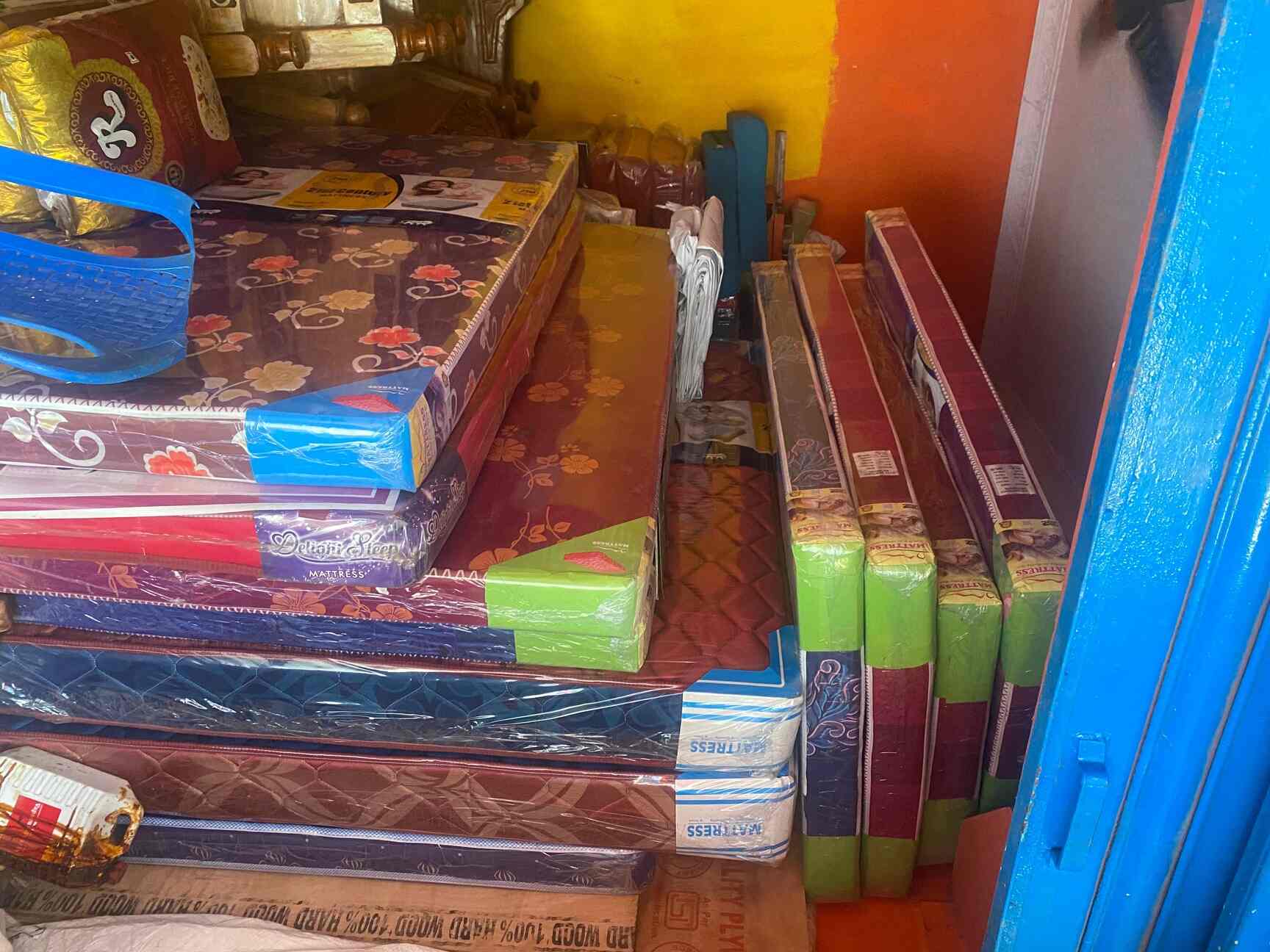 Selvam Furniture in T Nagar,Chennai Best Second Hand Furniture Buyers