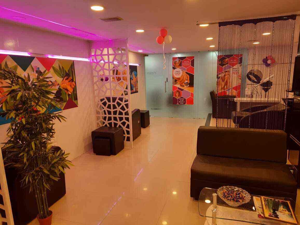 Macro Unisex Salon & Spas in Medavakkam,Chennai Best Body Massage