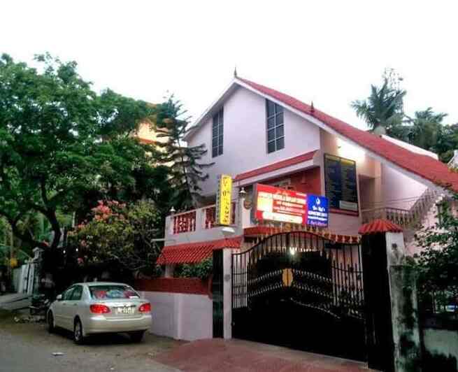 Dr. Jayasenthil (Drrajs Advanced Dental & Implant Centre ) in Arumbakkam,Chennai Best