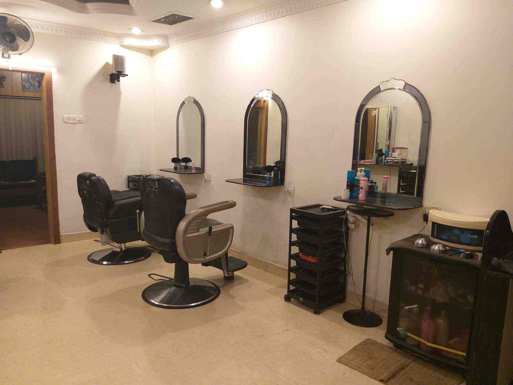 Ambuli Gents Beauty Salon in Alwarpet,Chennai Best Hair Stylists in