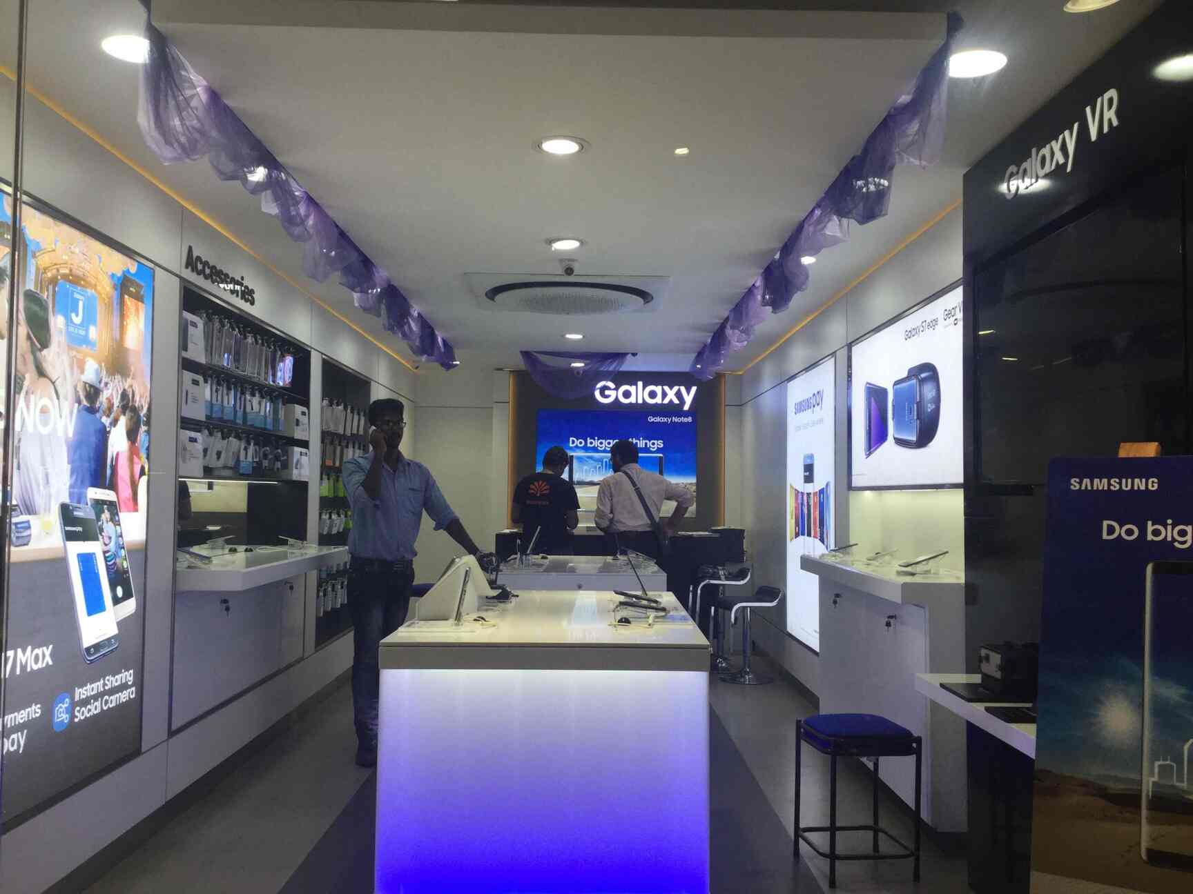 Samsung Cafe in Kodambakkam,Chennai Best MIMobile Phone Dealers in