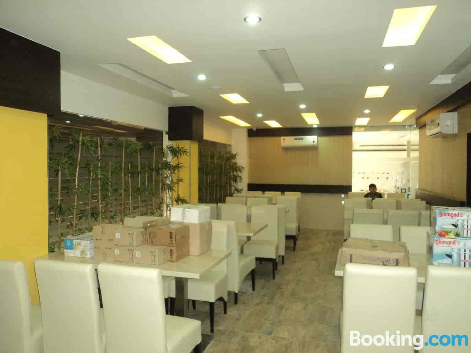 Book Century Palace in Perungudi,Chennai Best Apartment Hotels in