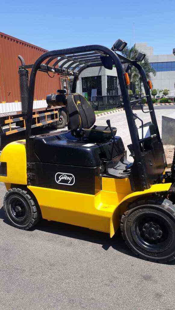 Top Forklifts On Hire in Mancherial फोर्कलिफ्ट्स ऑन हिरे, मानचेरिअल