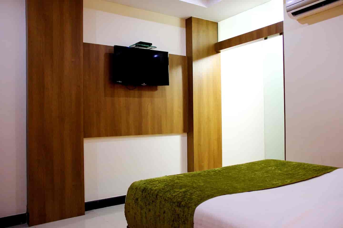 Book The Lotus CHK (OYO 7112) in Ig Road,Chikmagalur Best Apartment