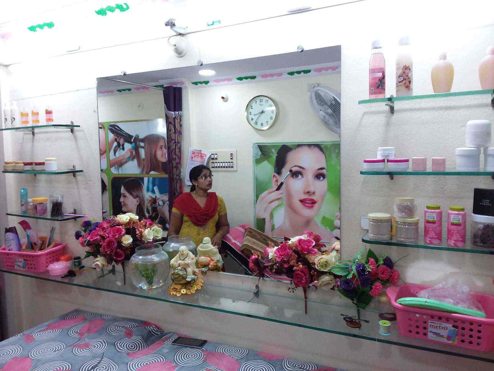 Top Beauty Parlours in Chilakaluripeta Best Ladies Beauty Parlours