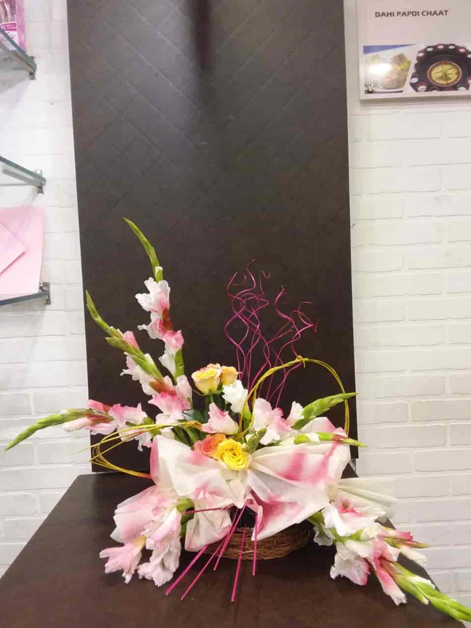 Live Cakes in Hopes,Coimbatore Order Food Online Best Bakeries in