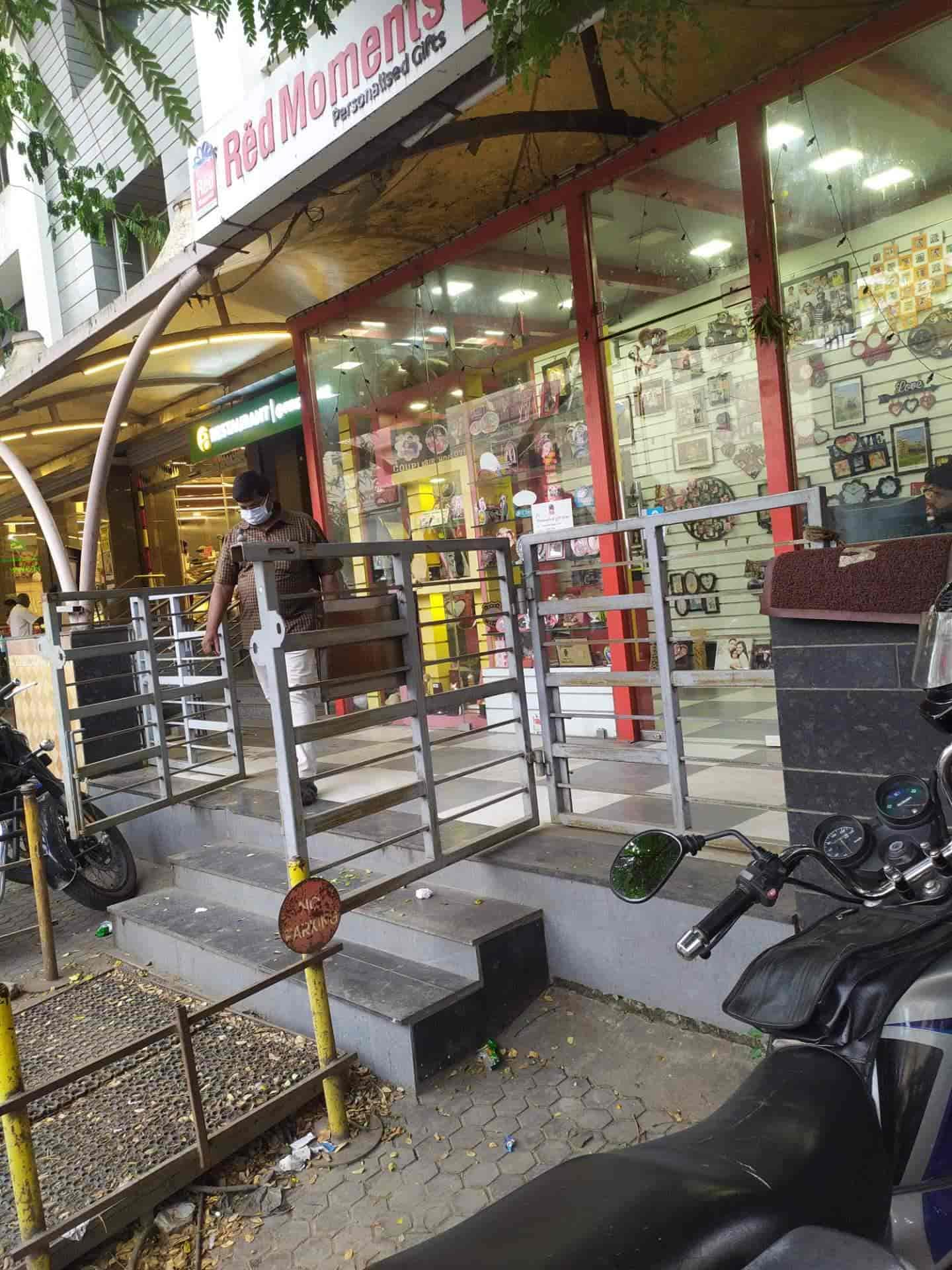 Savithri photo house in Ram Nagar,Coimbatore Best Photographers in