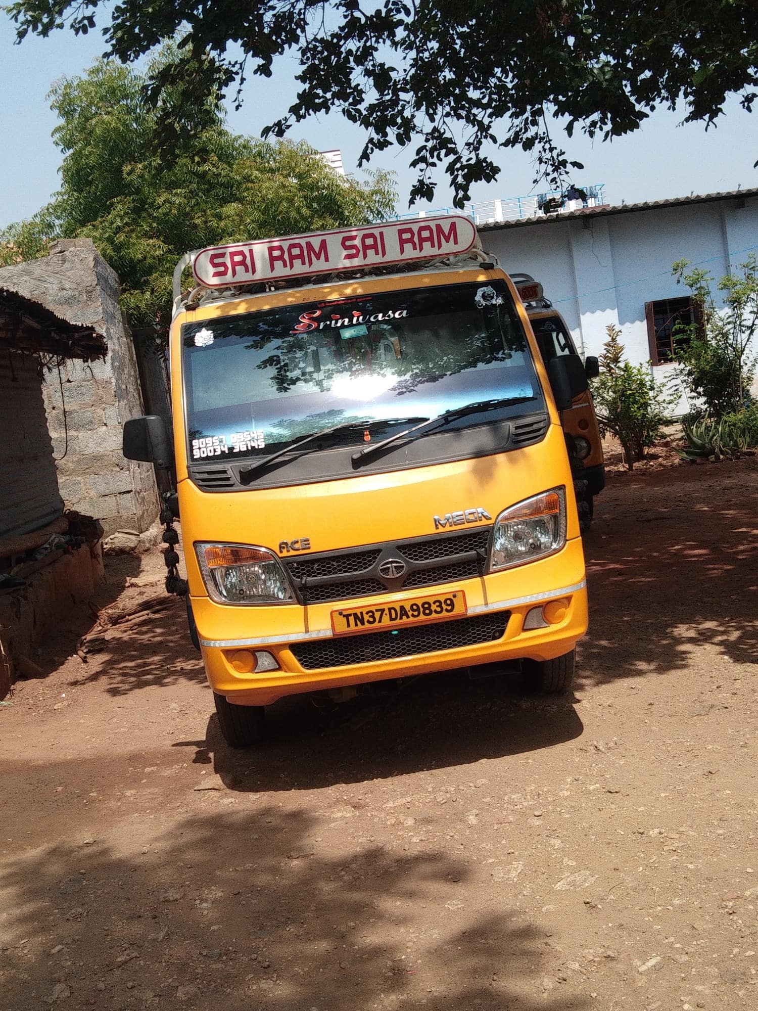 Top Mini Trucks On Rent in Udumalpet मिनी ट्रक्स ों रेंट, उदुमालपेट