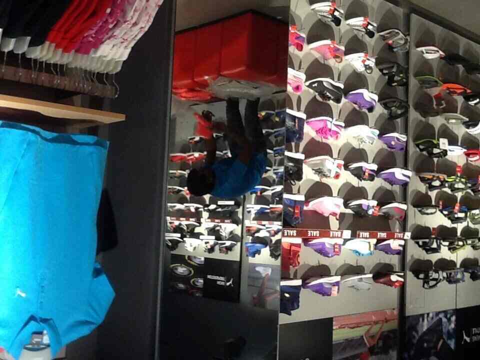 puma showroom rs puram