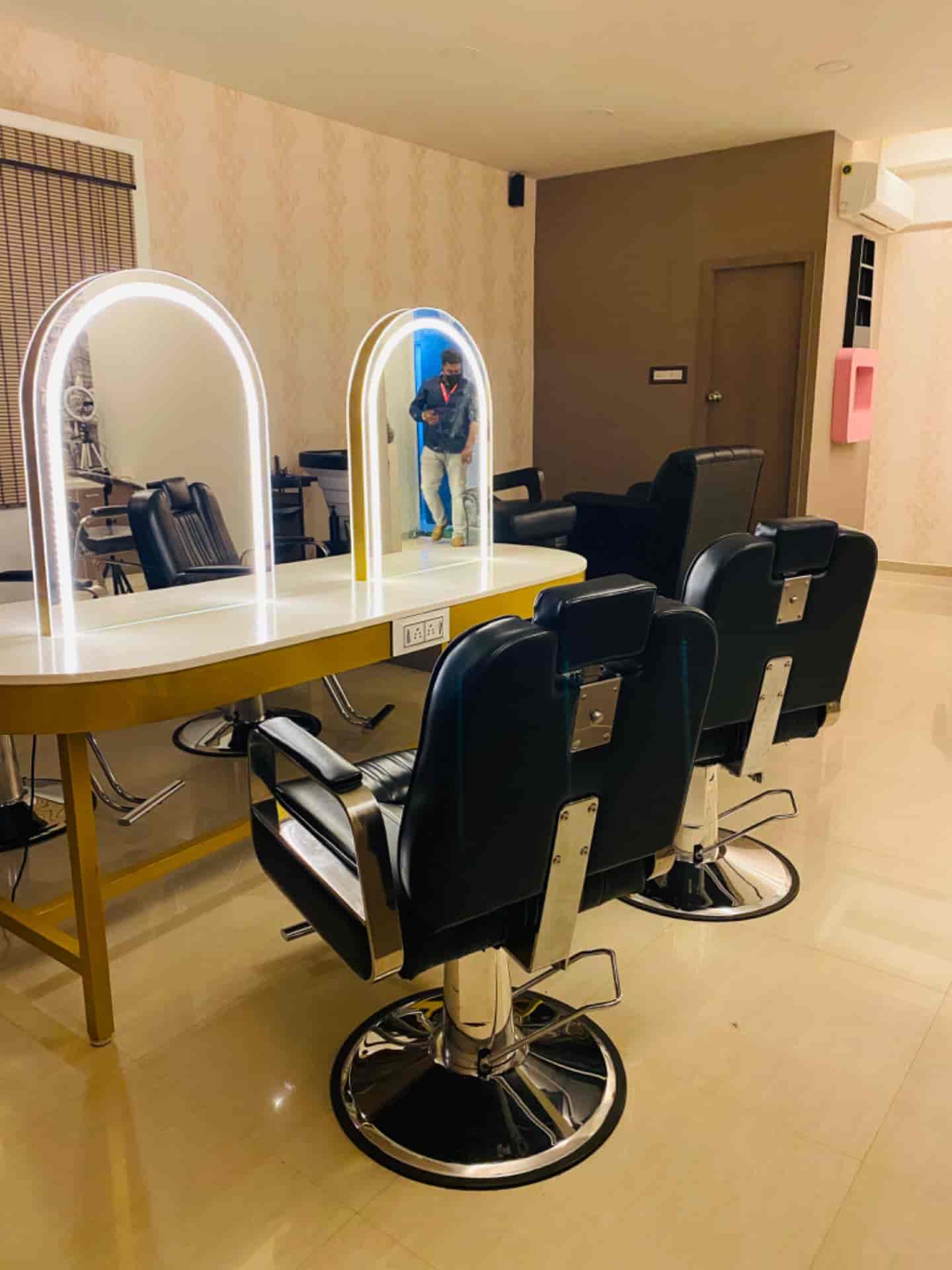 Icon Luxury Salon in Race Course Coimbatore Best Salon Services At