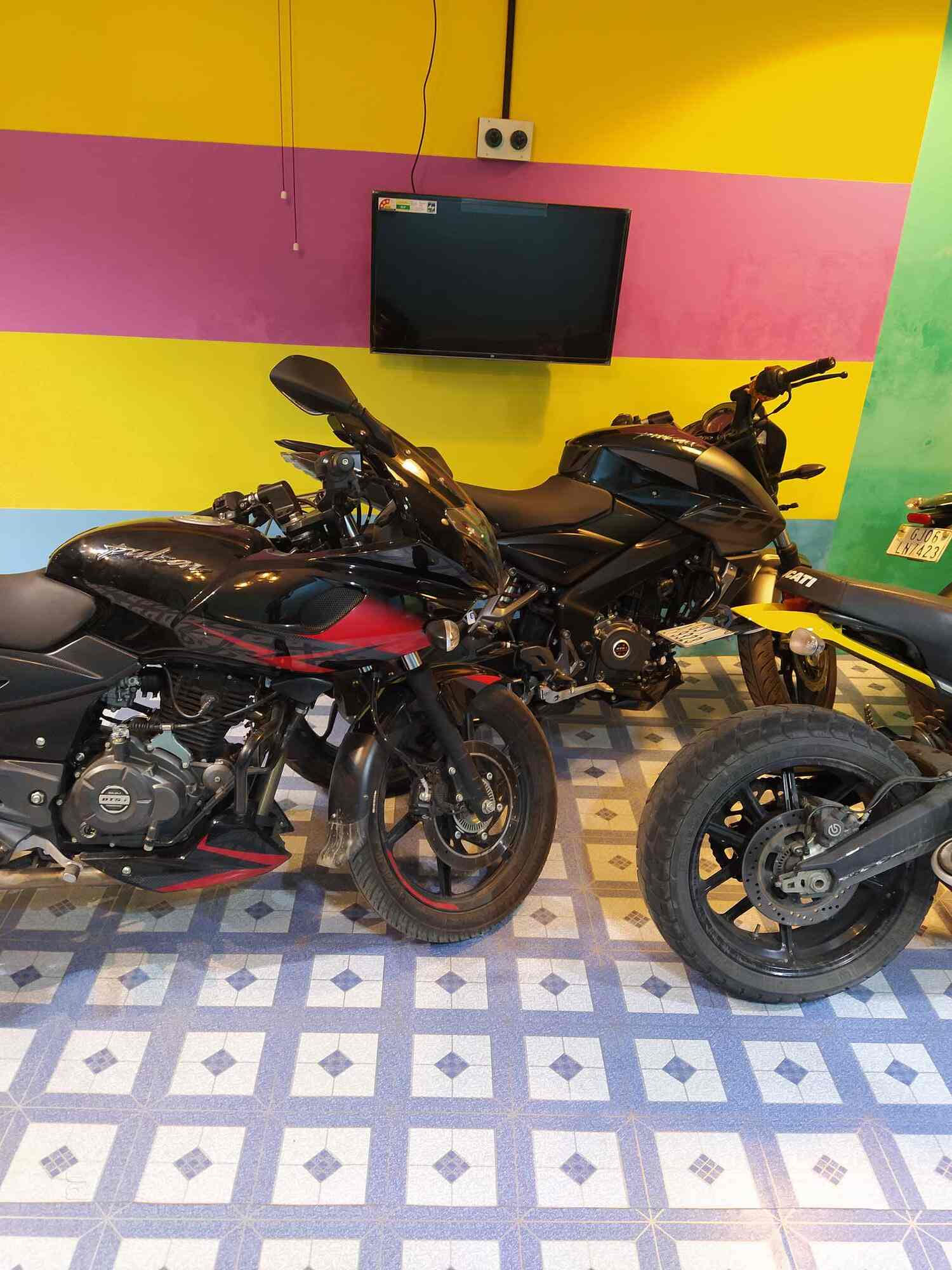 Baroda Bike Rentals in Nani Daman,Daman Best Bike On Rent in Daman Justdial