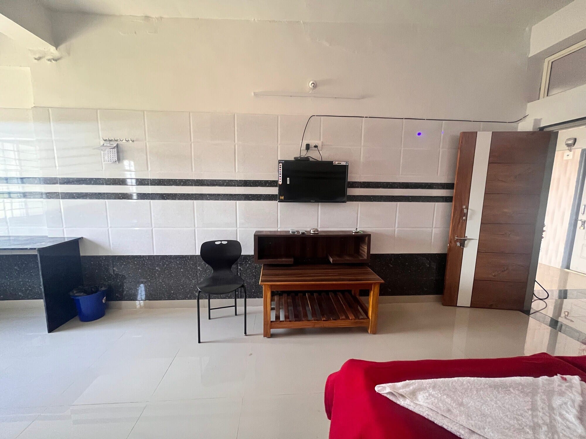 Book Gautam Lodge in Above Sri Anjaneya Complex, Near S S Hitech