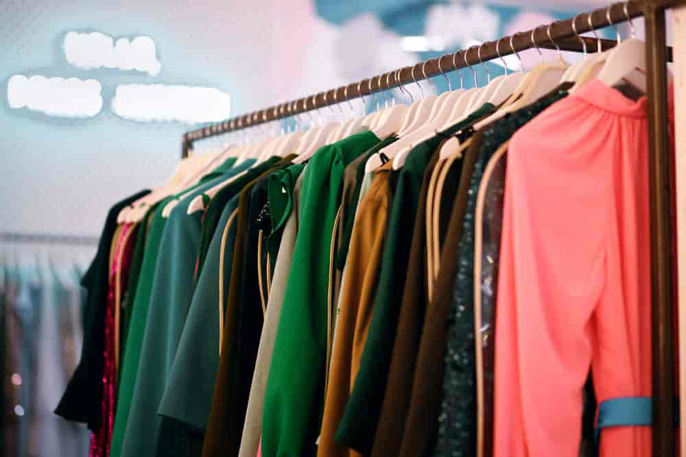 Altaf Trading in Near Hanuman Mandir,Mumbai Best Cloth Markets in