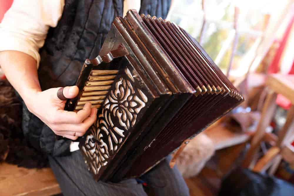 Strapon lezbiyen boladi