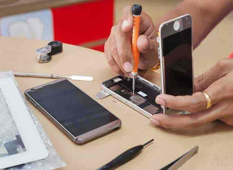 why-doorstep-phone-repair-service-is-the-future-of-the-industry