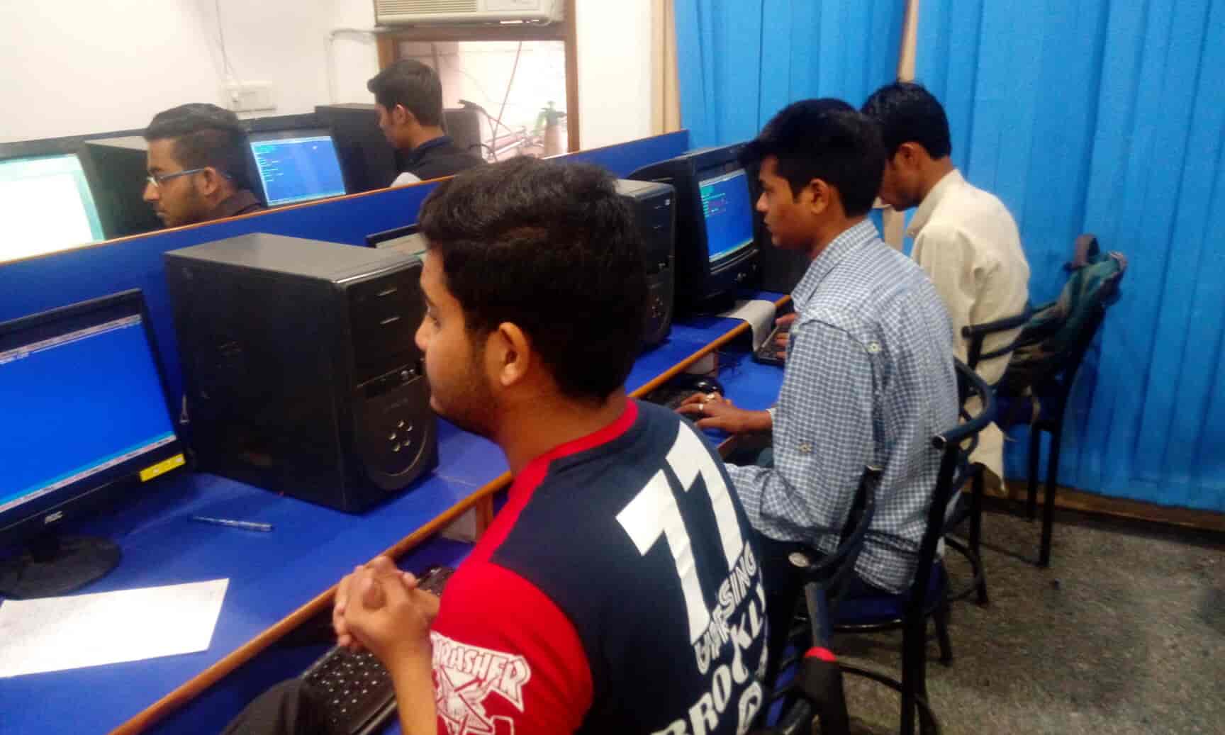 IICS Computer EducationDarya Ganj in Darya Ganj,Delhi Best Computer