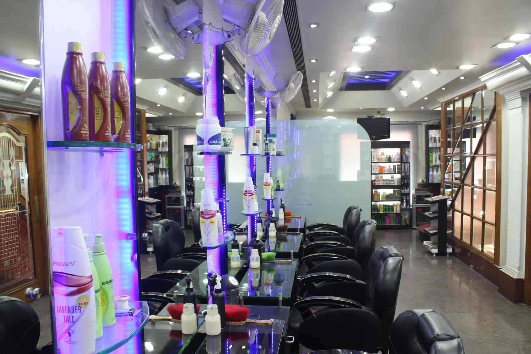 Top Men Beauty Parlours For Skin Treatment in Delhi Best Beauty