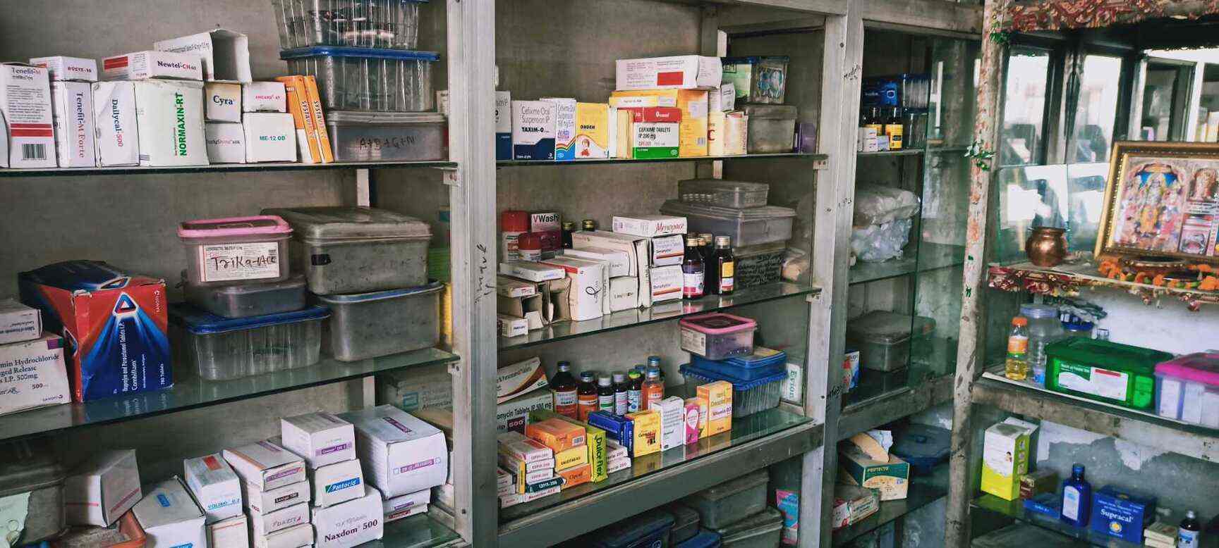Shri Krishna Medicos in Paryavaran Complex,Delhi Best Chemists in
