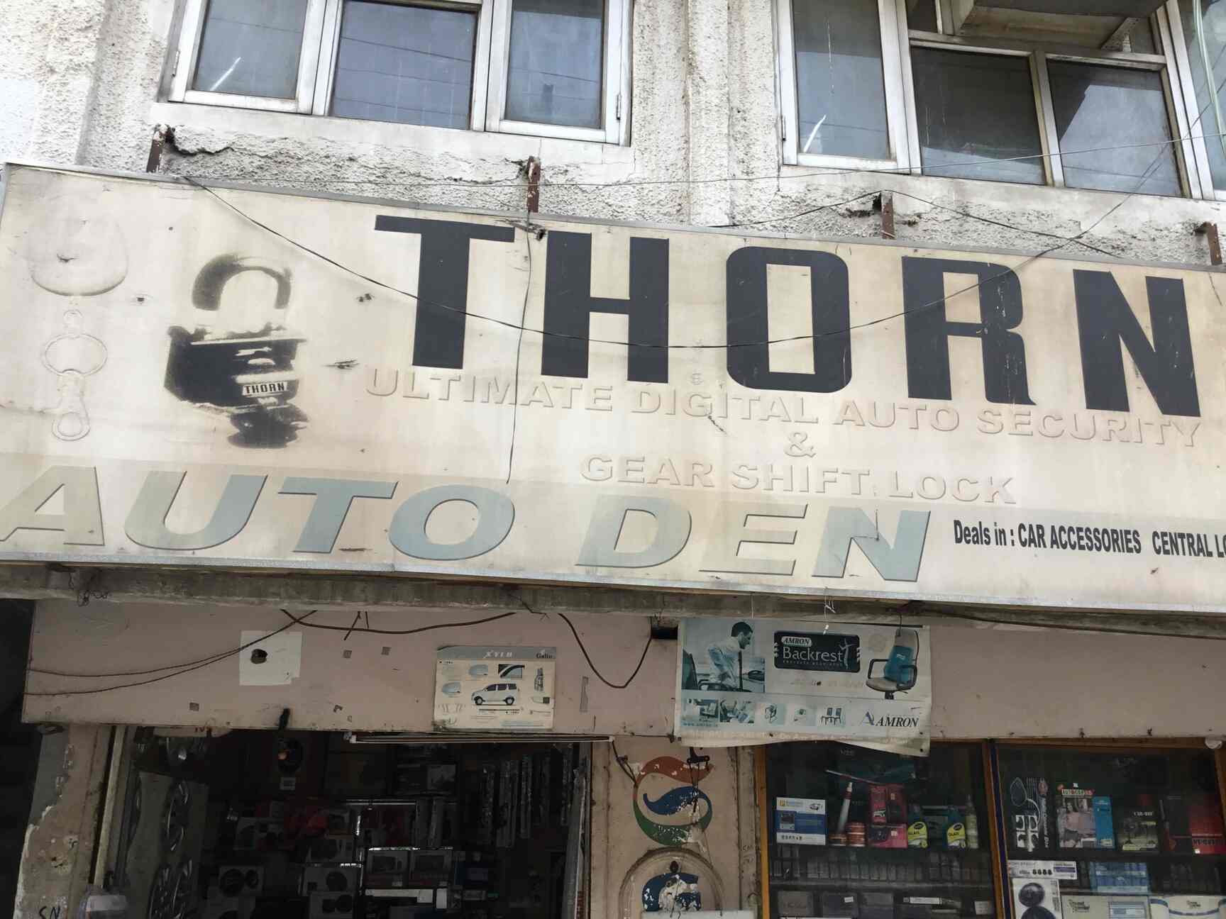 Auto Den Car Accessories in South Patel Nagar,Delhi Best Car Seat