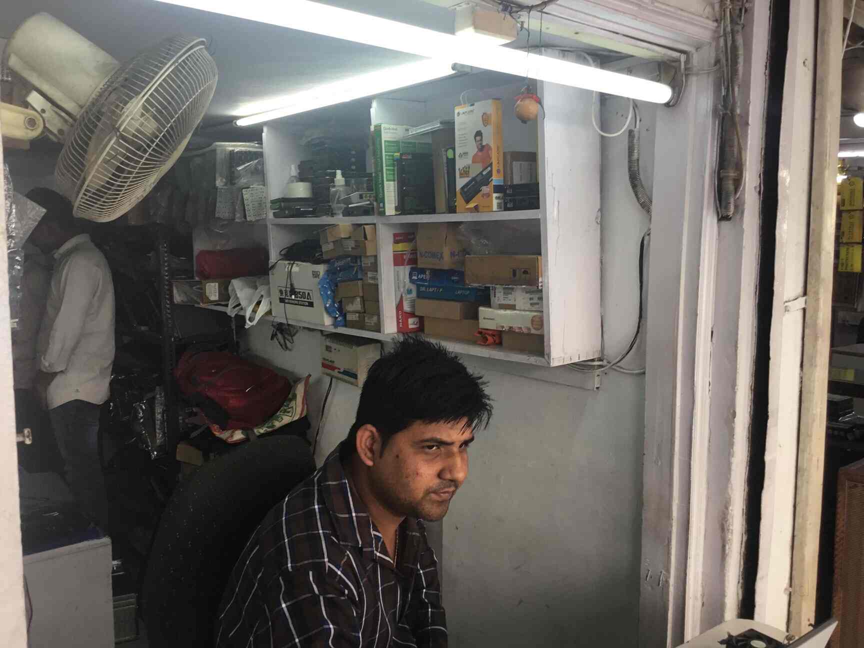 Blue Waves Infotech in Nehru Place,Delhi Best Computer Dealers in