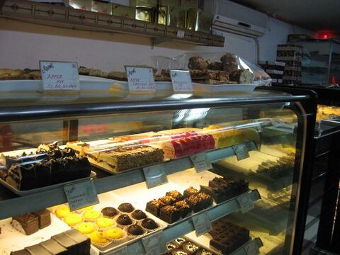 Maxims Cakes Hong Kong 將軍澳站  Restaurant reviews