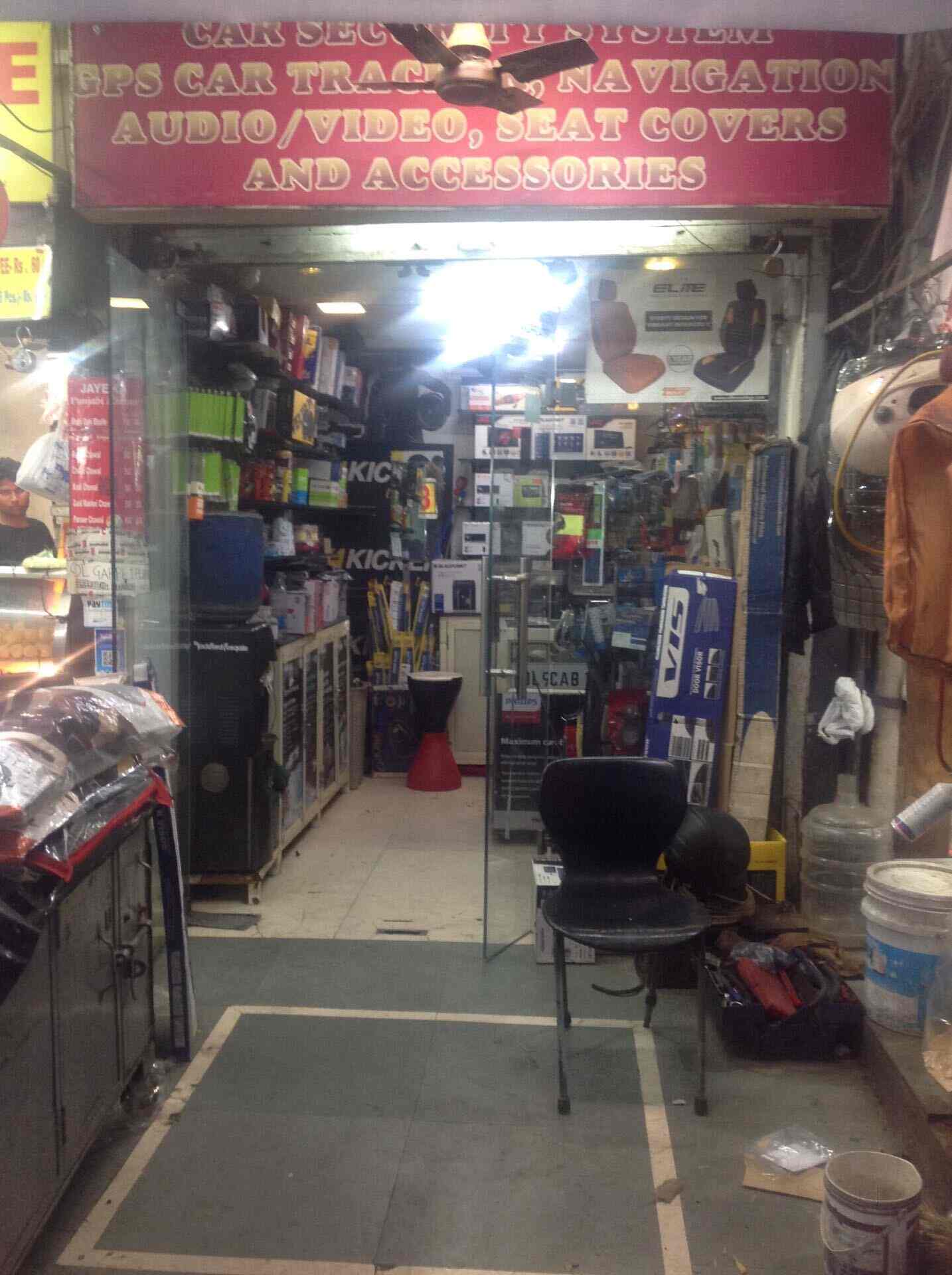 Car World in Sarojini Nagar,Delhi Best Car Accessory Dealers in Delhi