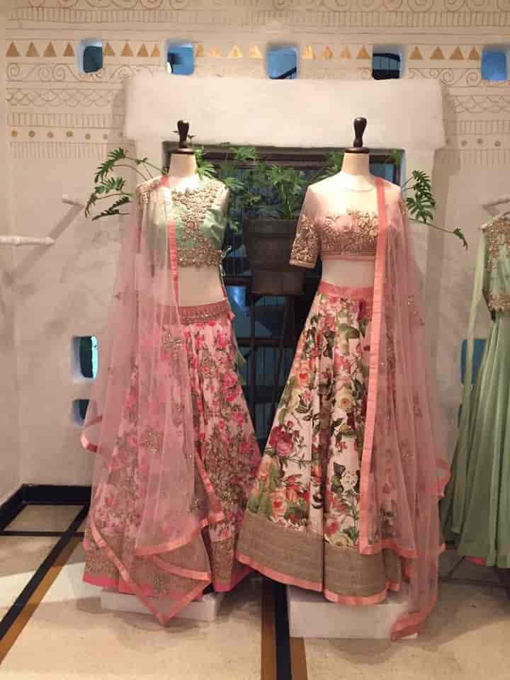 Anamika Khanna Fashion Stores In Delhi Designer Wear Stores Justdial Anamika khanna (born in jodhpur, 19 july 1971) is an indian fashion designer who operates from her studio situated in kolkata. anamika khanna fashion stores in delhi