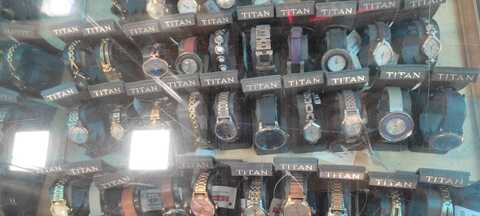 Watch shop outlet in chandni chowk