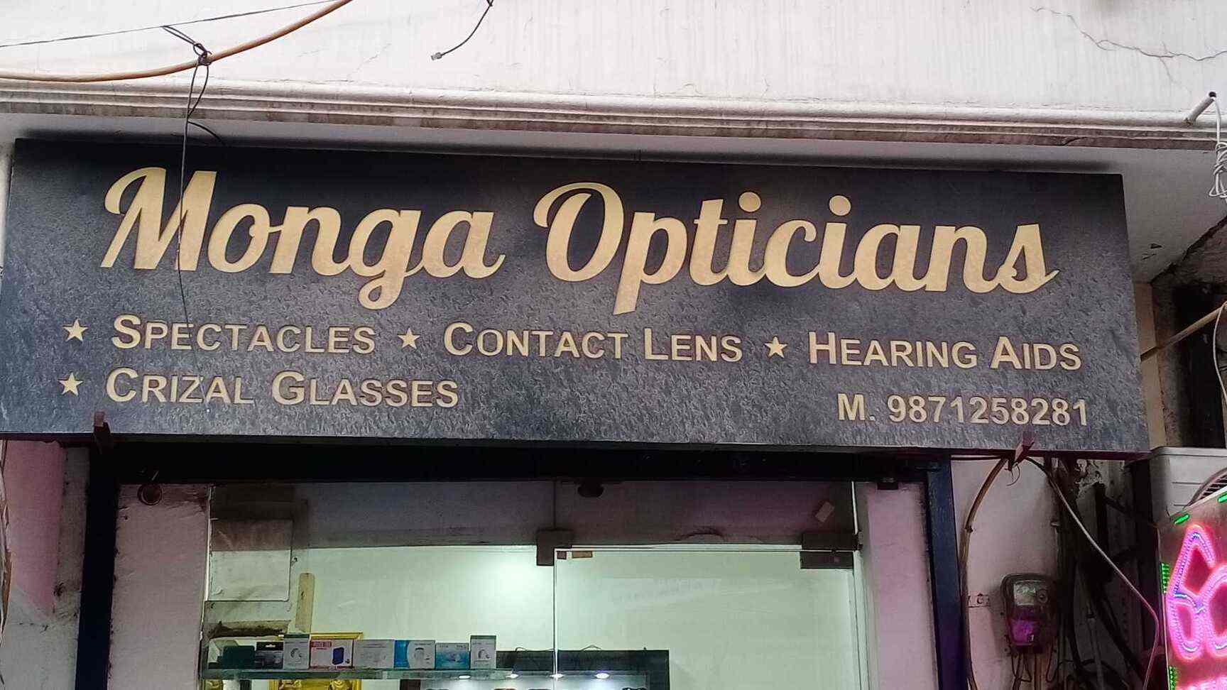 Monga Opticians in Rajouri Garden,Delhi Best Fresh LookContact Lens