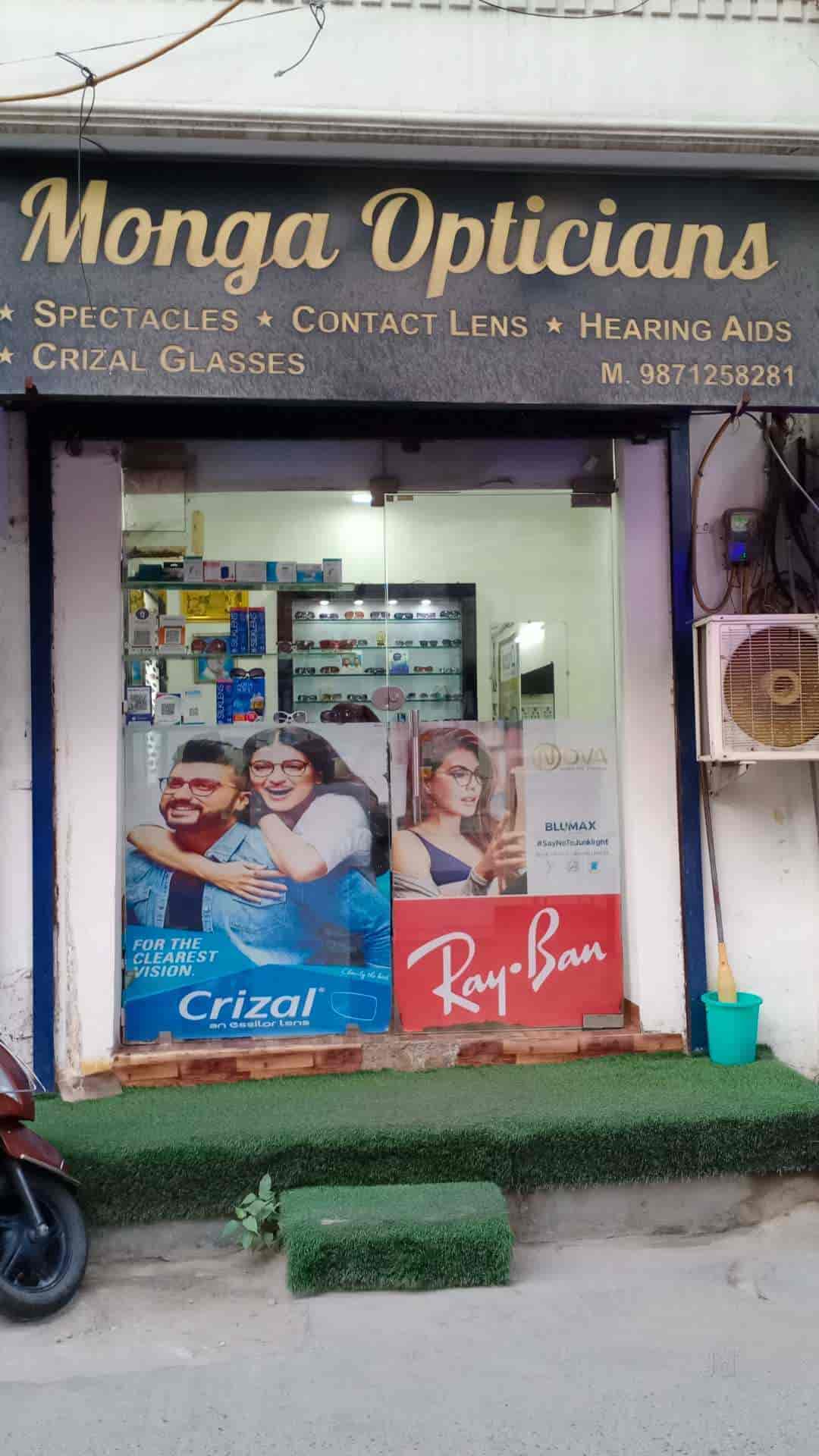 Monga Opticians in Rajouri Garden,Delhi Best Fresh LookContact Lens
